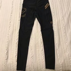 Virus Women’s Compression Leggings